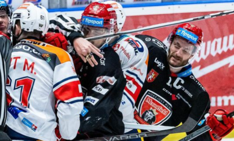 Na dvojnásobné oslabení si asi musíme zvyknout, stěžoval si Martinec. Jeho tým hrál přitom v přesilovce déle