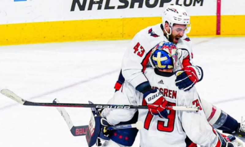 Caps pronikli do Stanley Cupu. Flyers riskovali, Detroit uspěl až po prodloužení