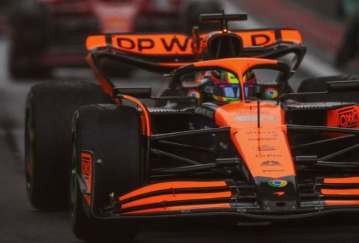 Formule 1 v Číně dvakrát přerušena. Na vině je hořící tráva
