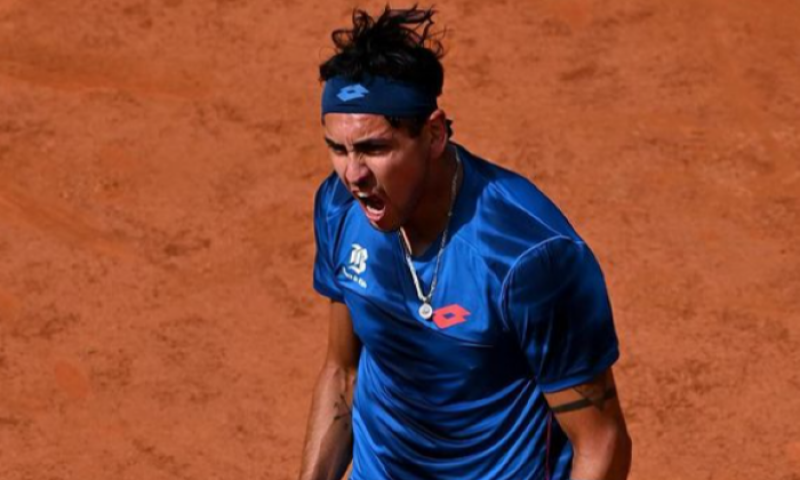 Životní turnaj Chilana Tabila. Přemožitel Djokoviče je už v semifinále turnaje v Římě