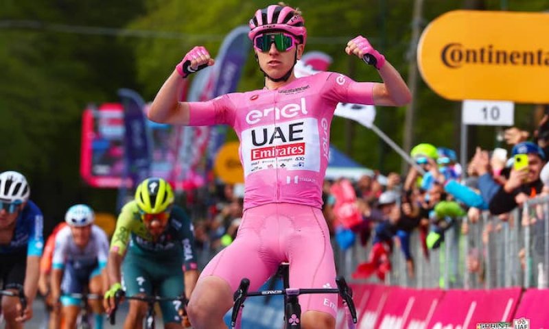 Ovládnout v jednom roce Giro, Tour i Vueltu? Contador tvrdí, že první v historii by se to mohlo povést Pogačarovi