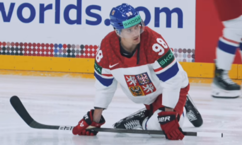 Takový vzestup čekal málokdo. Nečas vede bodování NHL a cílí na Hart Trophy