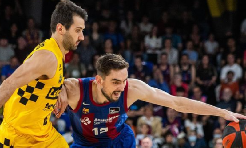 Barcelona první utkání play-off zvládla, čeští hráči přispěli čtrnácti body