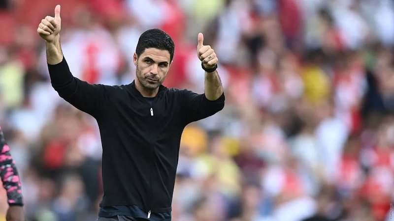 Arsenal chystá překvapivou nabídku za opomíjeného záložníka prchajícího z Manchesteru City