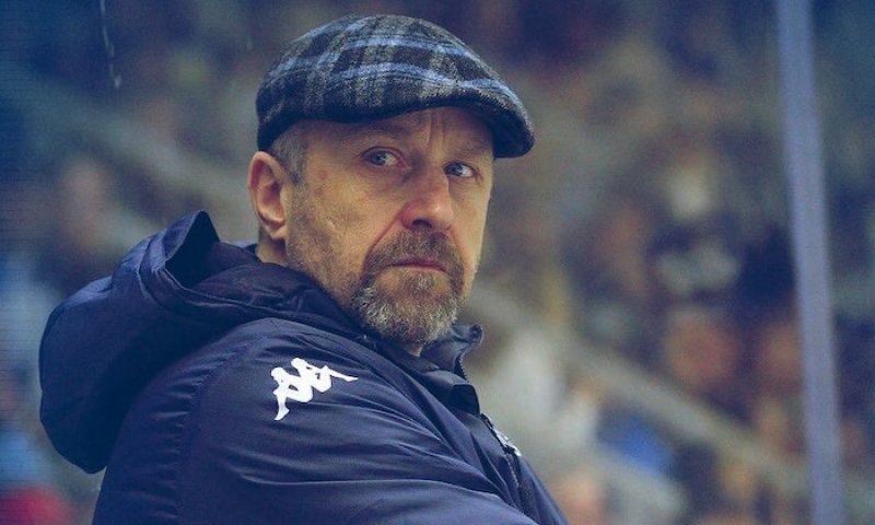 Modrý má týden po nečekaném konci v Kometě novou práci. Nově bude pomáhat farmě St. Louis Blues z AHL