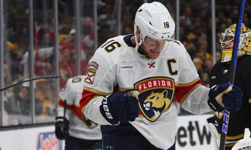 Barkov? Nejlepší defenzivní hokejista, jakého jsem viděl od dob Trottiera, chválí Gretzky vůdce Floridy
