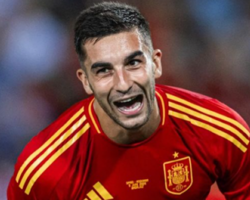 Z Barcelony zpět do Premier League? Torrese chtějí přivést Straky