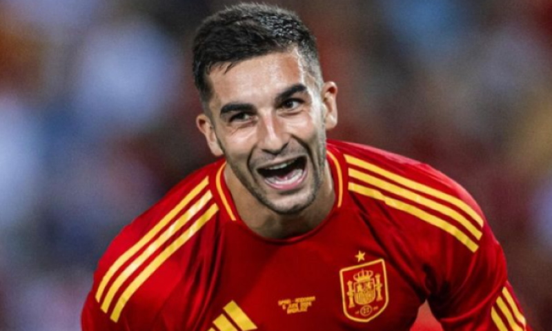 Z Barcelony zpět do Premier League? Torrese chtějí přivést Straky