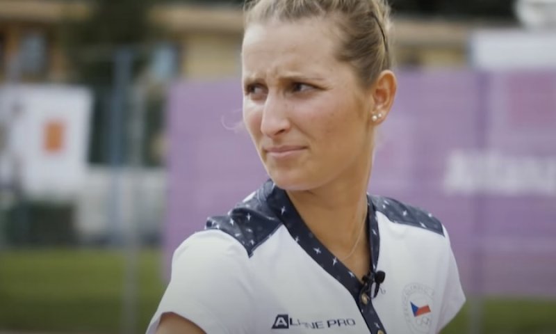 Loni šampionka, letos ostuda. Vondroušová padla v prvním kole