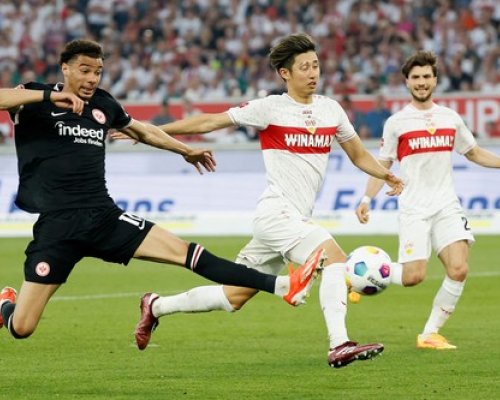 Bayern přivádí Hiroki Ita z konkurenčního Stuttgartu