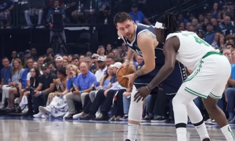 Dallas rozstřílel Boston a vrací sérii do TD Garden