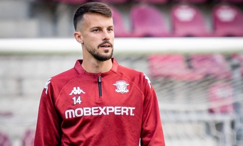 Slavia pouští pryč 15 hráčů. Na posily se mohou těšit Dukla, Jihlava, Teplice i Vlašim
