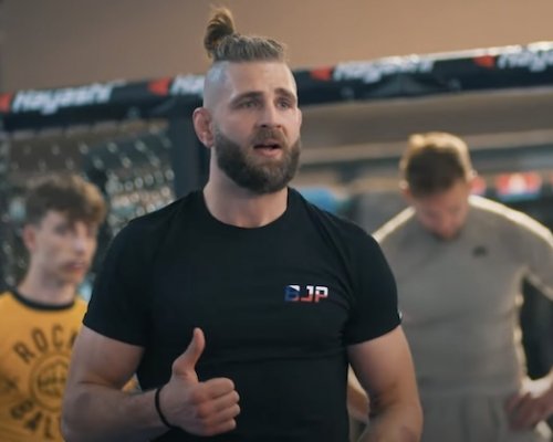 Procházka čeká na soupeře, zatímco Ankalaev volá po titulové bitvě s Pereirou