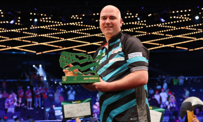 Cross získal desátý titul. Ovládl US Darts Masters