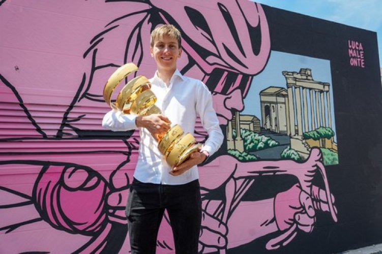 Pogačar vyhlíží Tour de France. Získá cenný double?