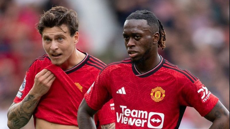 Everton loví posily do defenzivy na Old Trafford. Ďáblové poslali nabídku za Ugarteho do Paříže