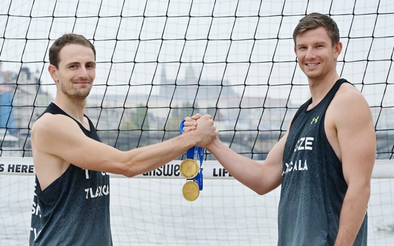 Rozchod zažehnán! Čeští hrdinové zůstávají bok po boku