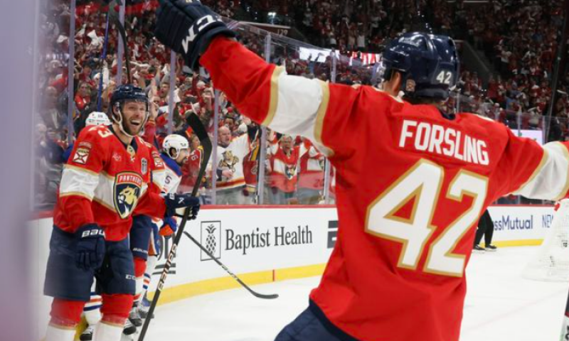 Úvodní finále Stanley Cupu si podmanil Bobrovskij. Vynuloval McDavida a spol. a Florida získala první bod