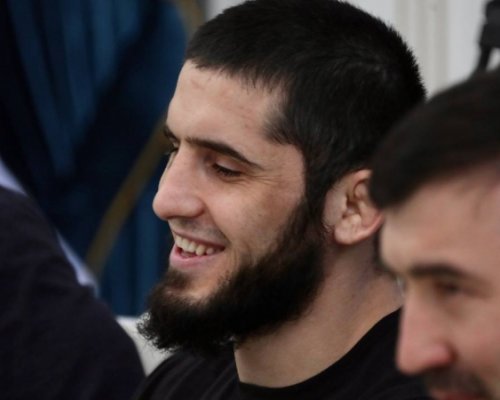 Nejlepší lehká váha všech dob, dokonce i lepší než Khabib, říká o Makhachevovi bývalý šampion