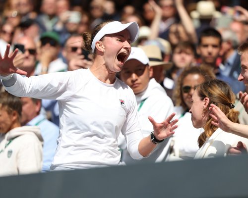 Štědrý Wimbledon. Na kolik si přijdou Krejčíková a Siniaková