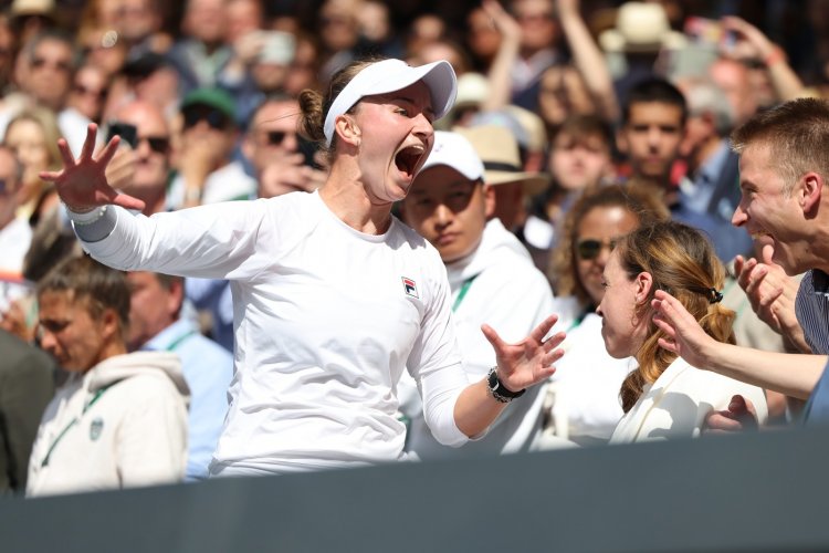 Štědrý Wimbledon. Na kolik si přijdou Krejčíková a Siniaková