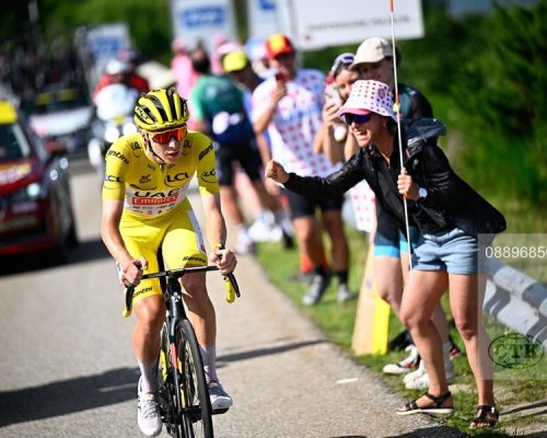 Je jako stroj! Nedopuje náhodou? Pogačar musí vysvětlovat svůj úspěch na Tour