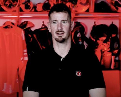Brzy mu bude 39 let, ale pořád válí. Před Červenkou jsou v kanadském bodování extraligy jen tři esa