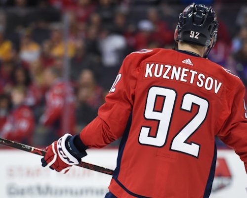 Kuzněcov chce zpět do NHL. Na stole má deset nabídek, testovat se však nenechá