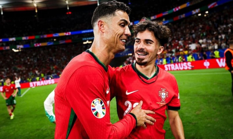 Tohle je určitě moje poslední Euro, přiznává Ronaldo. Plakal on i jeho matka a proti Slovincům si chvílemi myslel, že se zblázní