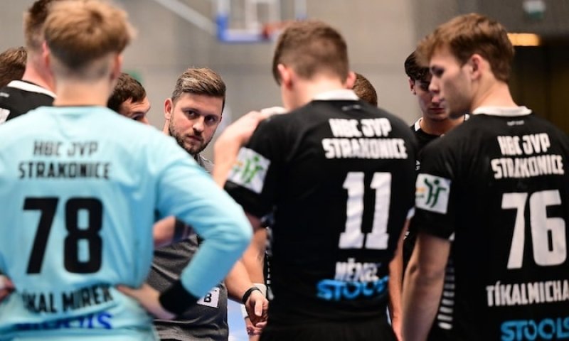 Přehled z palubovek: Strakonice zachránily extraligu, odchody v Brně a Zubří nebo selhání favoritů v Lize mistrů