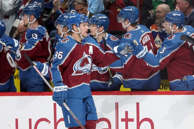 Zemitý třesk v NHL. Avalanche zvažují výměnu svého ofenzivního esa