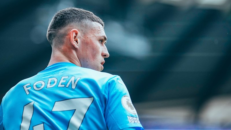 Angličtí hráči na trůnu Premier League. Individuální ocenění přebrali Foden a Palmer