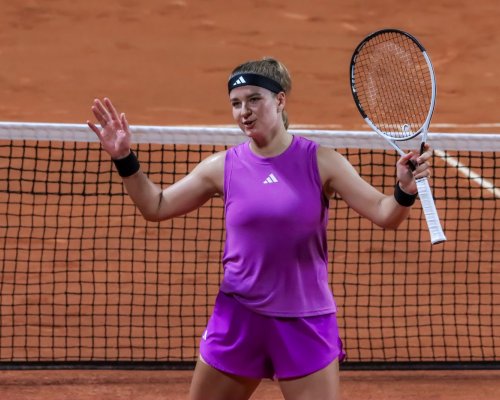 Karolína Muchová nestačila na obhájkyni titulu Qinwen Zheng. K titulu jí chyběl jediný set