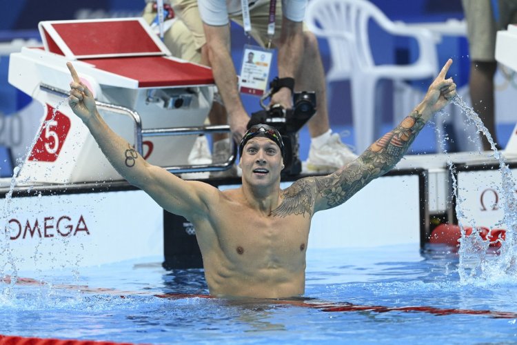 Olympijský triumf! Dressel zazářil v pařížské štafetě a získal zlato