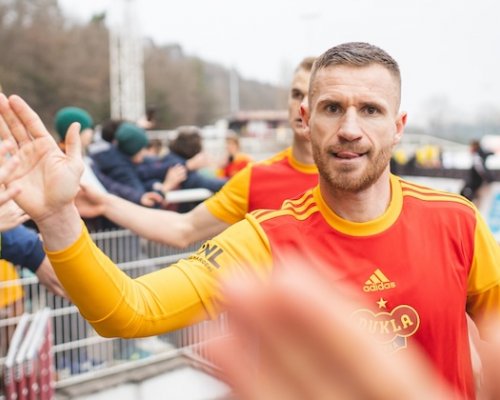 Tahle země není pro starý? Na Julisce si to nemyslí a dál věří Mešanovičovi, Vondráškovi i Horovi