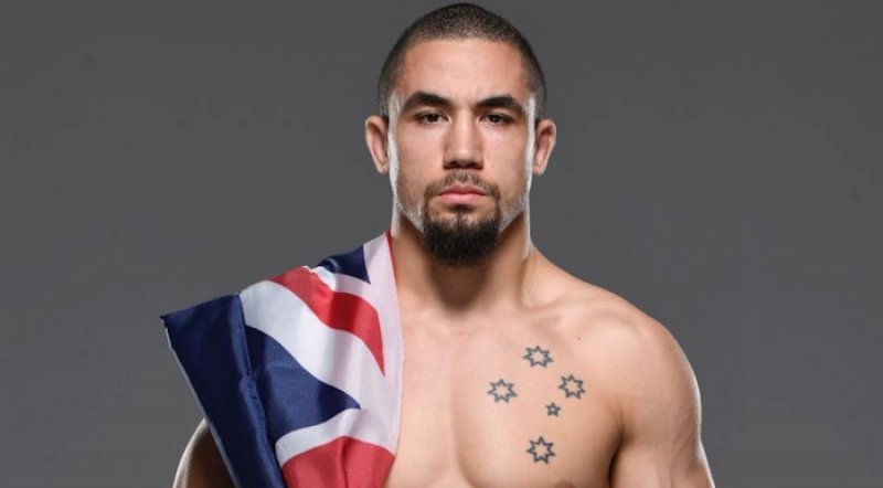 Zlomená čelist a vypáčené zuby. Whittaker se připravuje na náročnou léčbu. Ohrozí jeho kariéru
