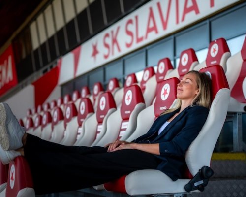 Děvčata ve Slavii jsou boží a jsem ráda, že se stávám jejich patronkou, říká Votíková. Proč odmítla Juventus?