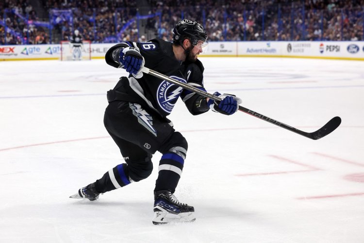 Superhvězda Tampy Bay vyhlášena nejlepším útočníkem NHL