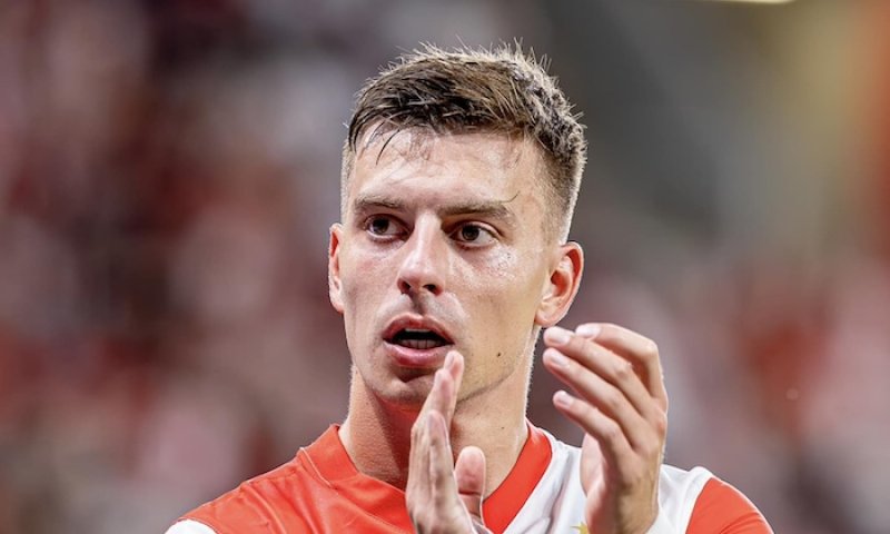 Žádné Lille, nýbrž Crvena Zvezda Bělehrad! Tomič vyměnil Slavii za šampiona norské Eliteserien