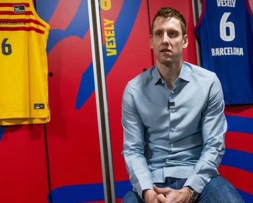 Barcelonu čeká nabitý týden a trenér Peñarroya doufá v návrat Veselého. Jak to s českým pivotem vypadá?