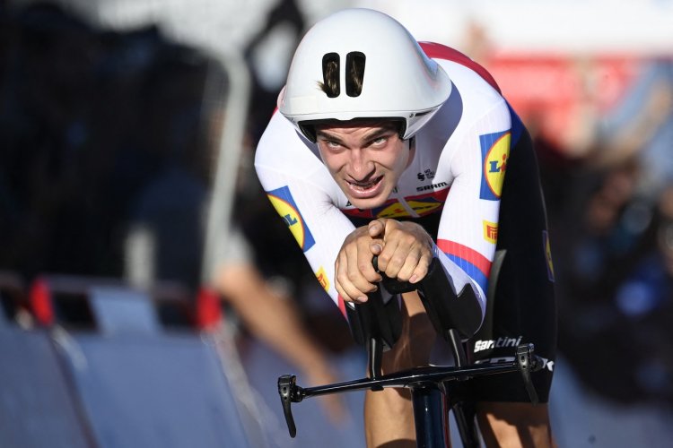 Van Aert si do Španělska přivezl dílčí prvenství. Daří se i Čechům