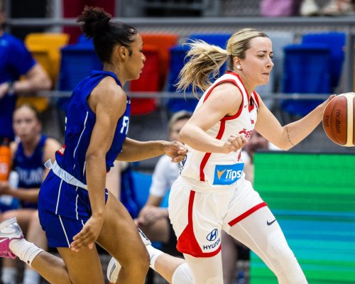 České basketbalistky mají postup na dosah. Po Mali zdolaly i Jižní Koreu. Zónová obrana soupeře nás zaskočila, přiznal Bašta