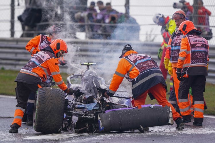Vůz formule 1 vzplál po děsivé havárii při Velké ceně Nizozemska