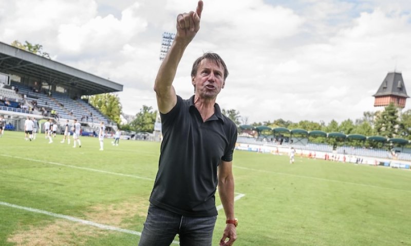 Léčba Strakou zatím nezabírá, nejspíš ani nemůže. Jeho chyba to určitě není