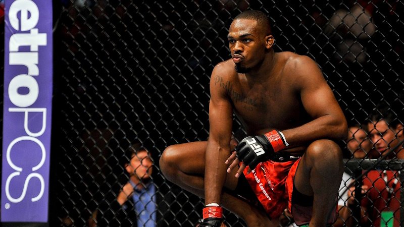 Z boje o titul se stala osobní záležitost: Jones a Miocic v ostré přestřelce