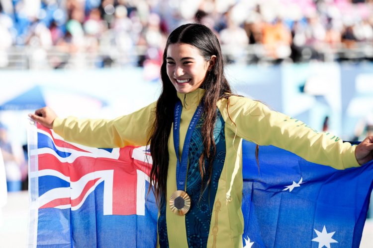 14letá Arisa Trew získala na olympijských hrách v Paříži zlato ve skateboardingu