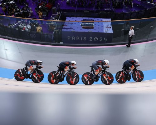Velká Británie získala stříbro a bronz ve stíhacím závodě družstev