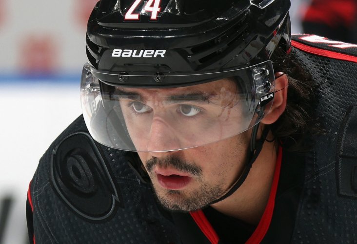 Hurricanes si zajišťují svou budoucnost. Seth Jarvis podepsal osmiletý kontrakt