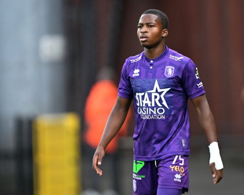 Hotovo! Slavia dotahuje příchod obránce Micheze z Belgie
