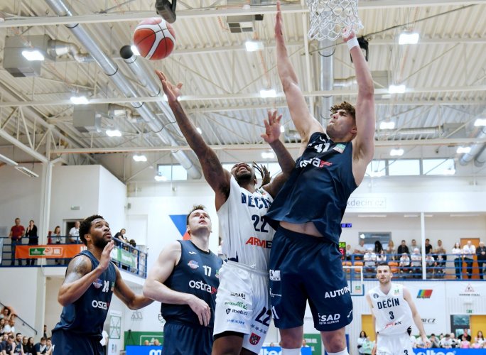 Mým snem je získat titul z pozice hlavního trenéra, říká Choleva. Basketbalisté NH vstupují do své 71. sezony